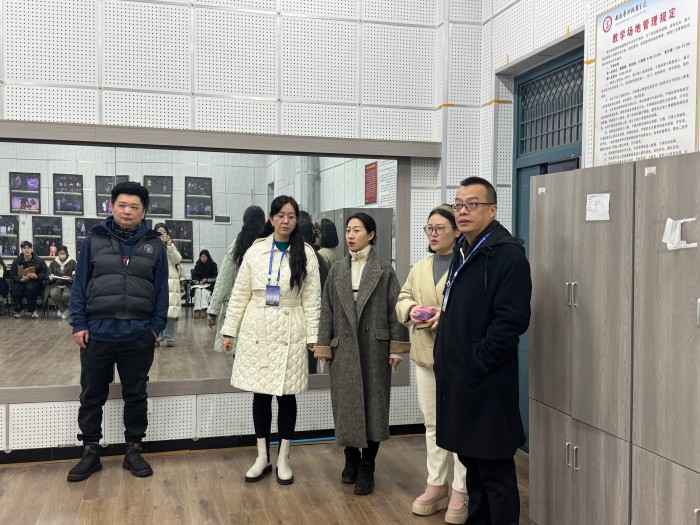 学校开展2024-2025学年第二学期“开学第一课”教学检查工作”